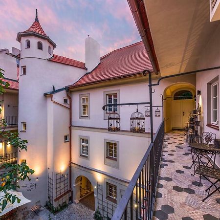 Mooo By The Castle Aparthotel Прага Екстериор снимка