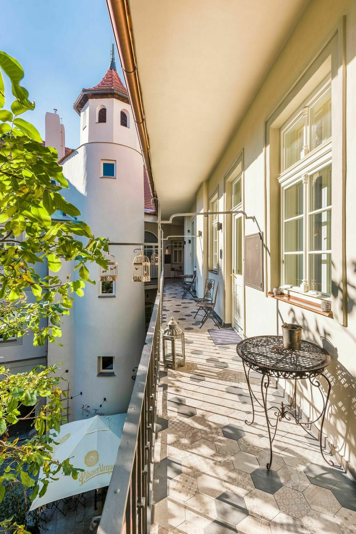 Mooo By The Castle Aparthotel Прага Екстериор снимка
