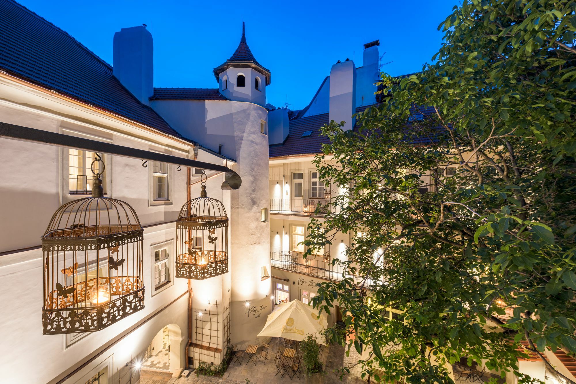 Mooo By The Castle Aparthotel Прага Екстериор снимка