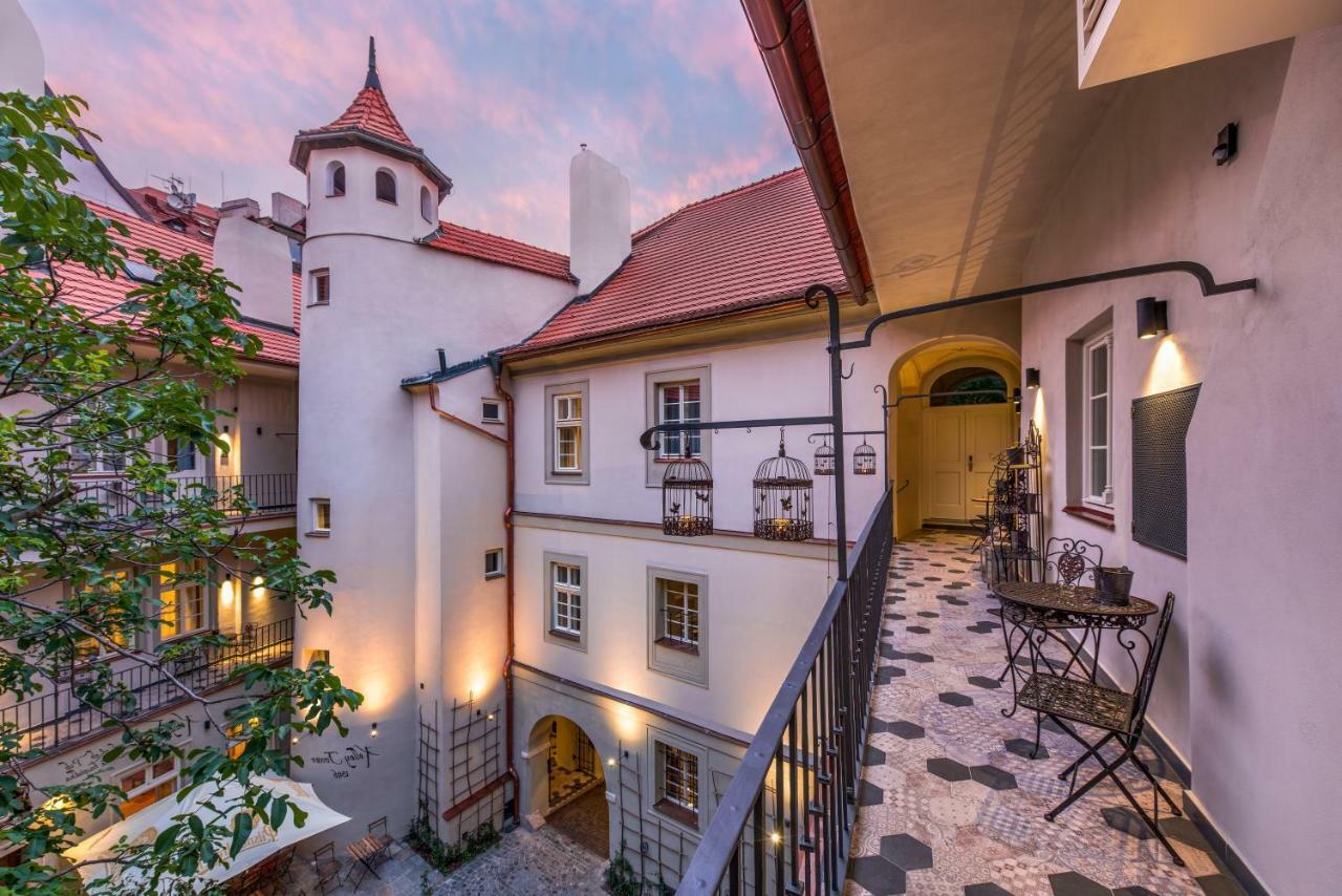 Mooo By The Castle Aparthotel Прага Екстериор снимка
